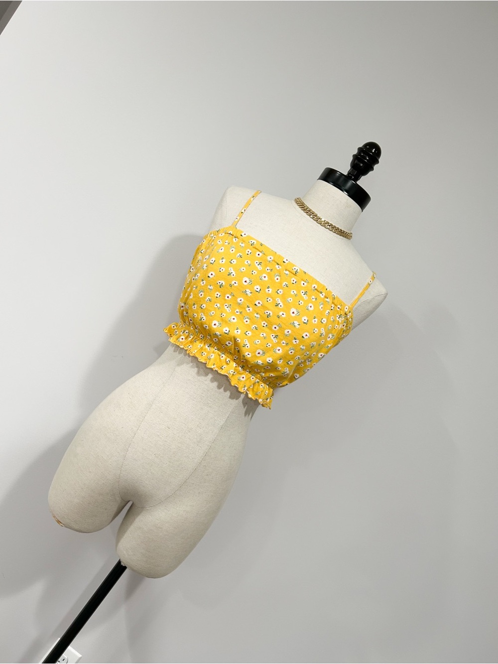 Me to We Yellow Daisy Print Ruffle Hem Camisole
